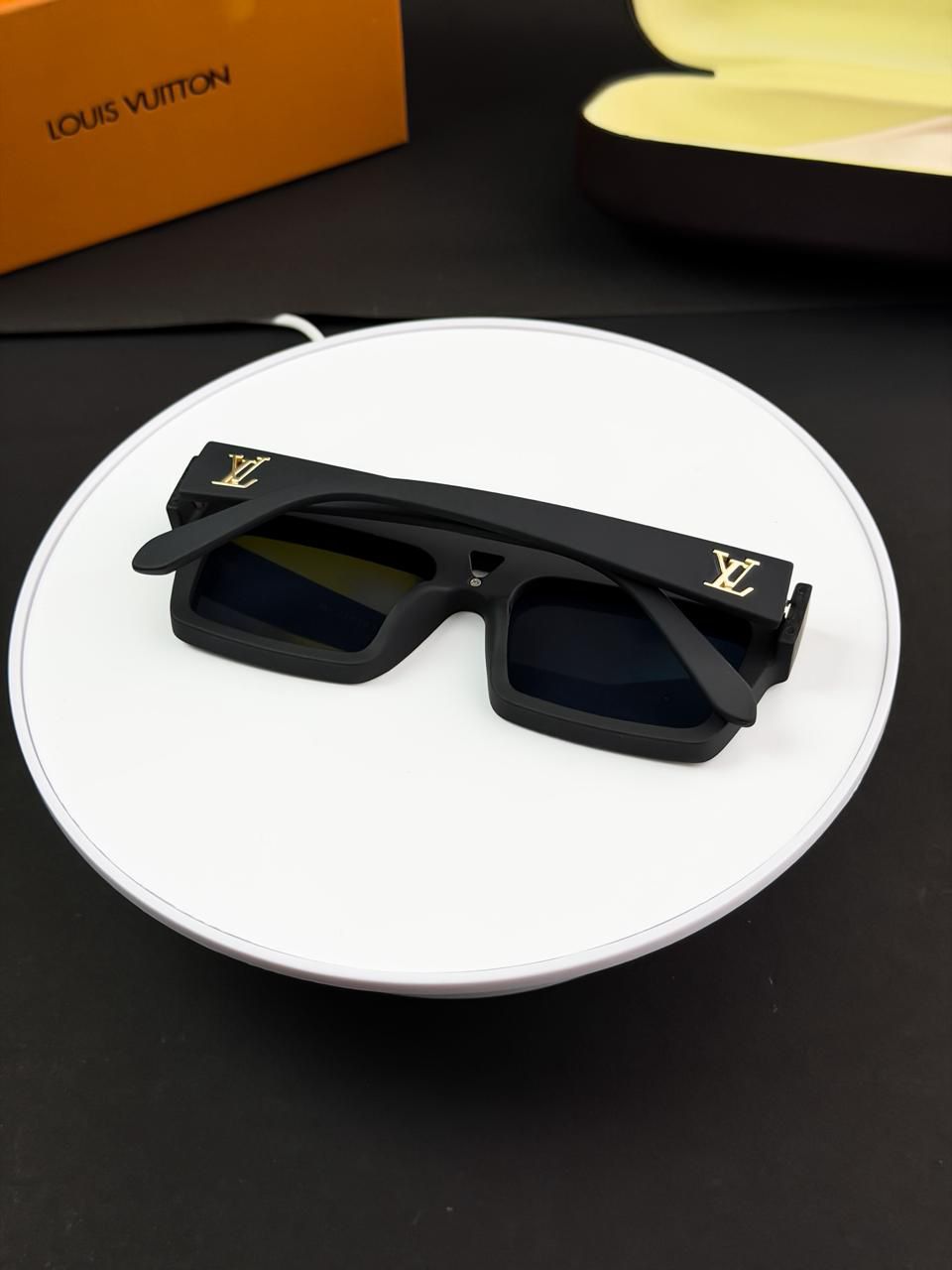 LOU  CHARCOAL BLACK 65N