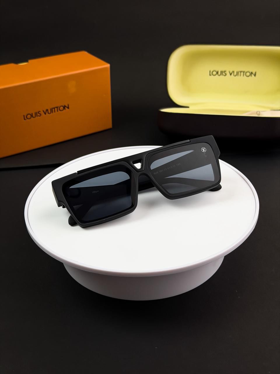 LOU  CHARCOAL BLACK 65N