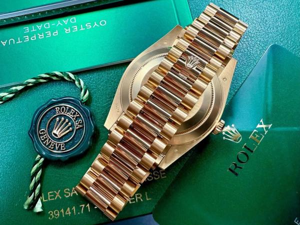 WG RoLe_X Day Date Roman Number Dial Golden Green