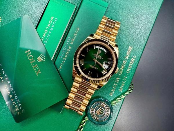 WG RoLe_X Day Date Roman Number Dial Golden Green